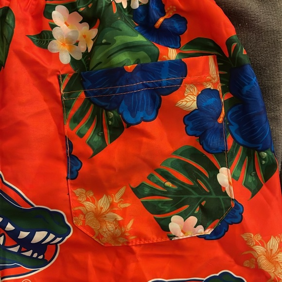 NEW with tags Florida Gators MENS small swim trunks - Picture 3 of 4